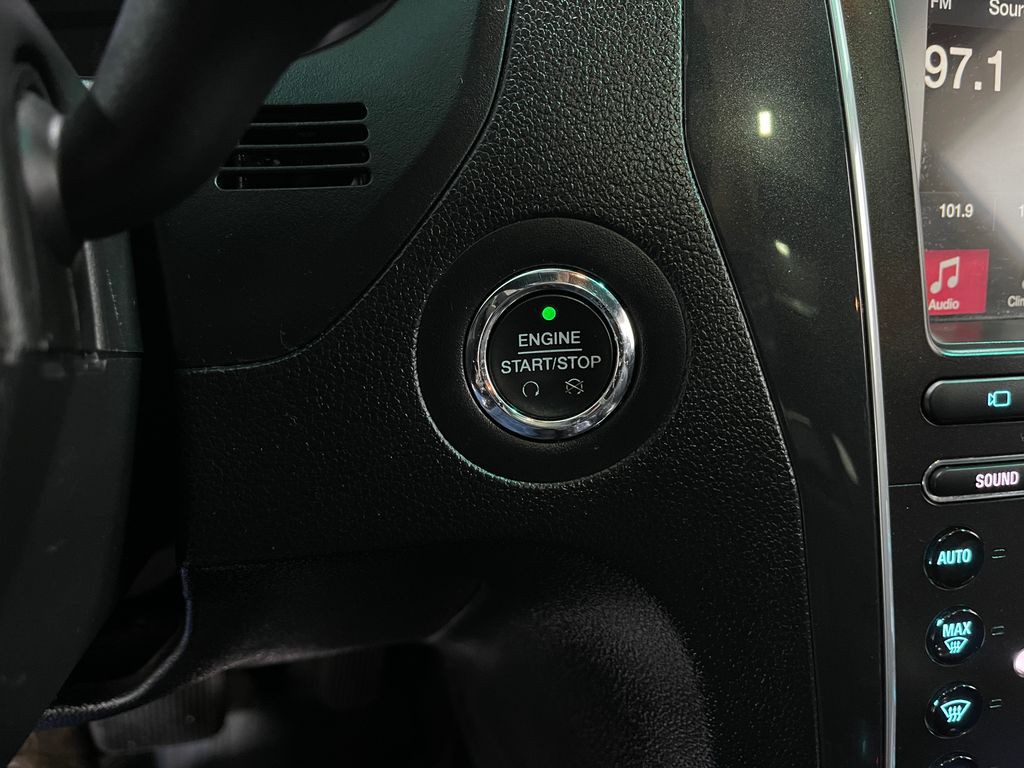 2017 Ford Explorer Image 20