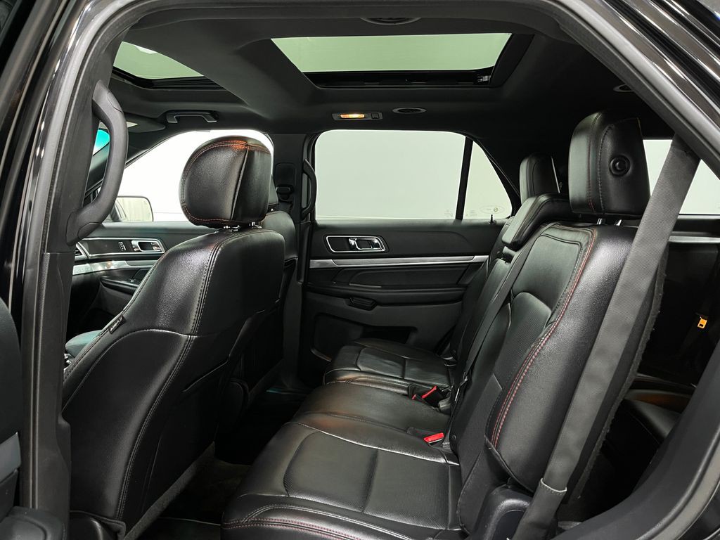 2017 Ford Explorer Image 29