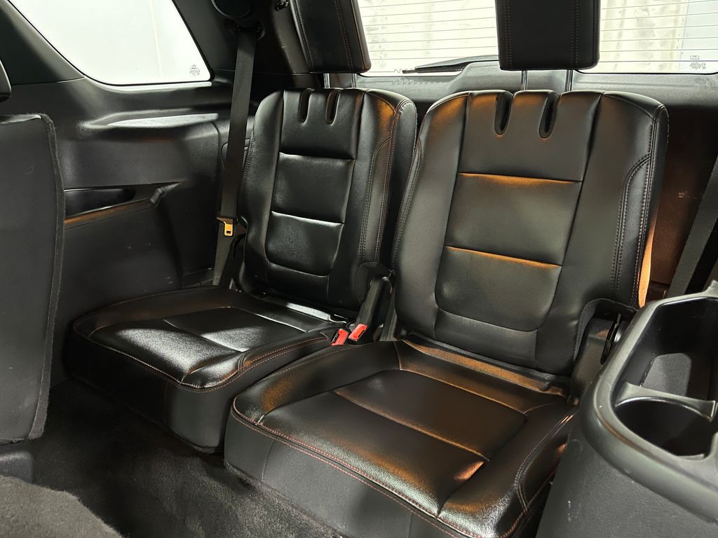 2017 Ford Explorer Image 30