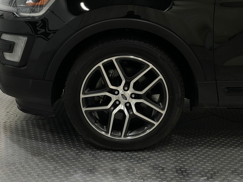 2017 Ford Explorer Image 36