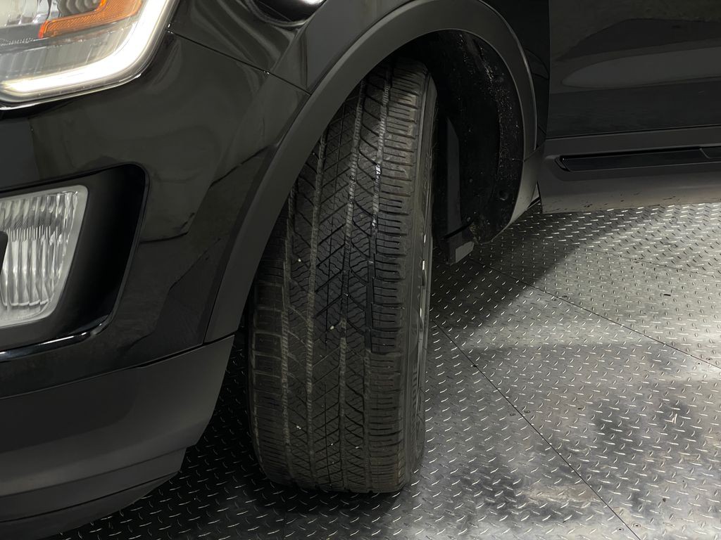 2017 Ford Explorer Image 37