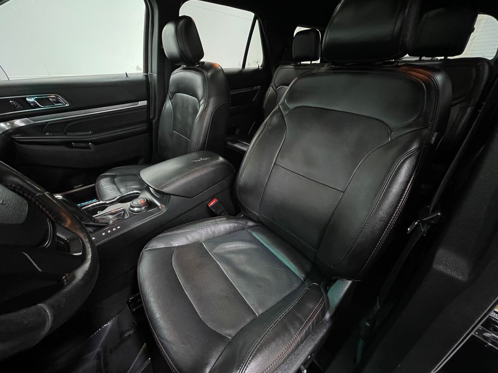 2017 Ford Explorer Image 13