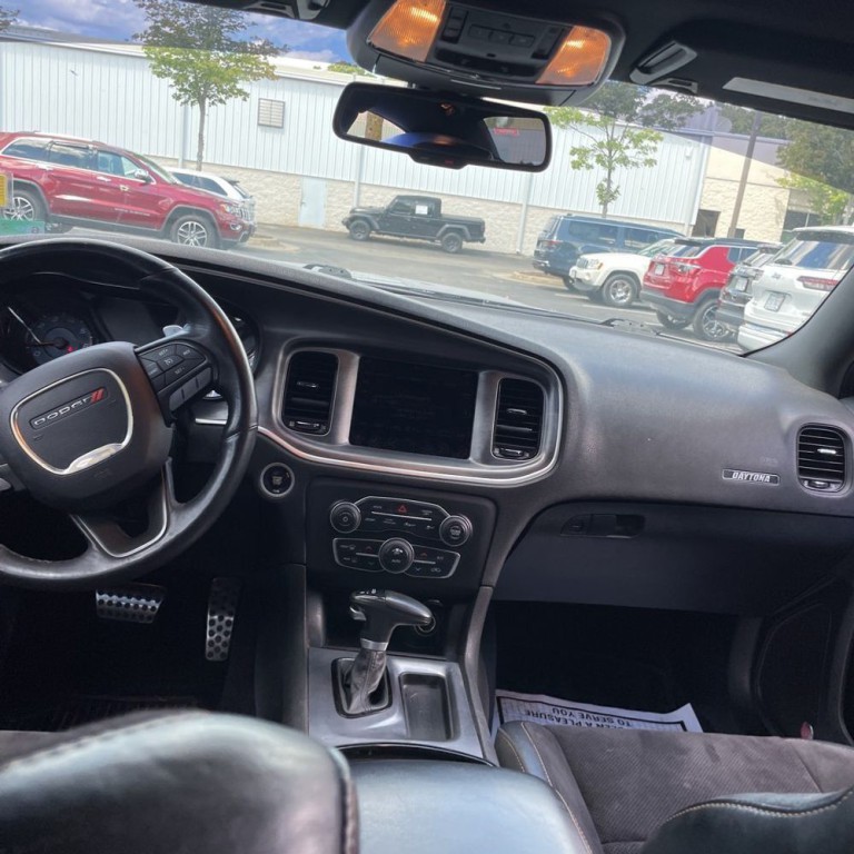 2017 Dodge Charger Image 10