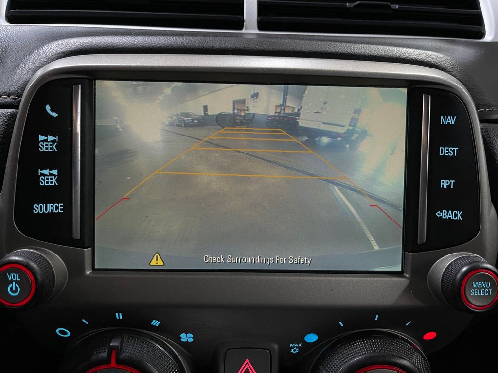 2015 Chevrolet Camaro Image 11