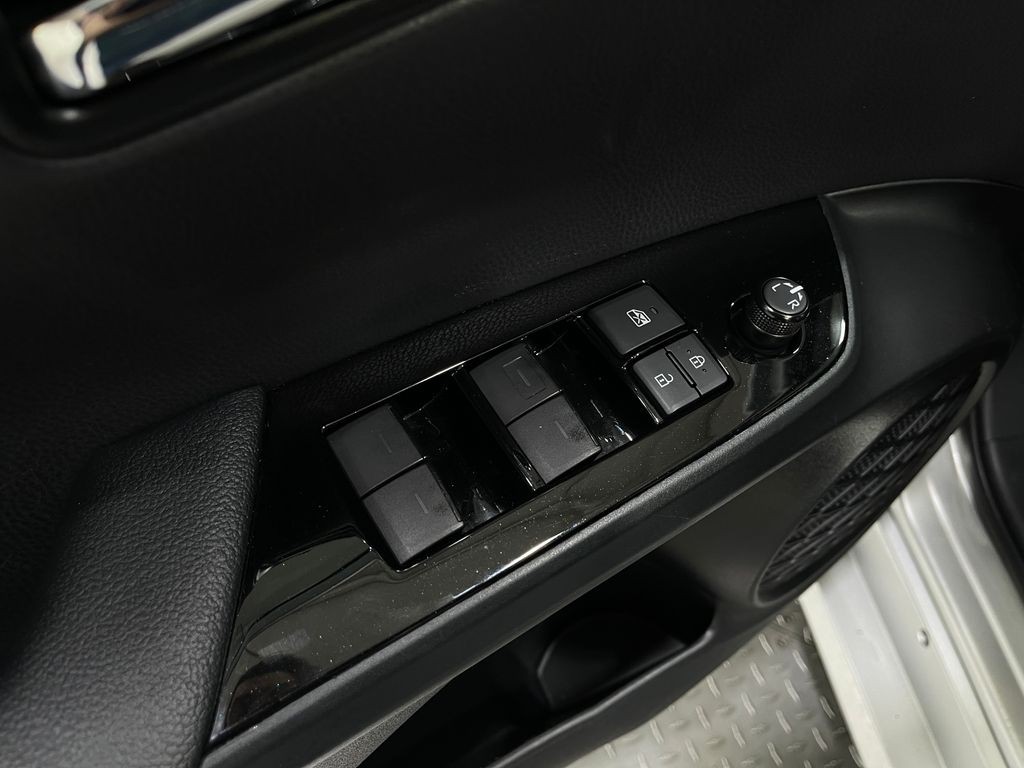 2020 Toyota Prius Image 14