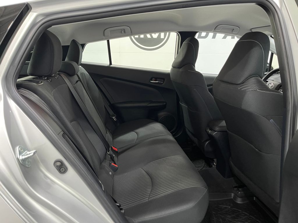 2020 Toyota Prius Image 28