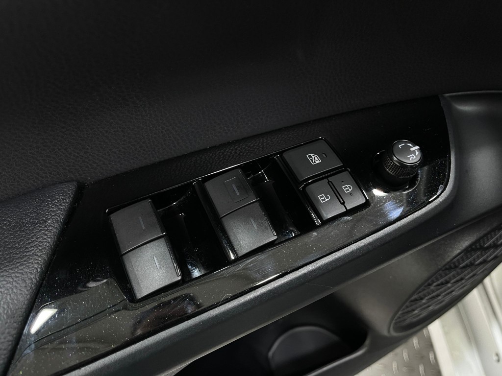 2020 Toyota Prius Image 14