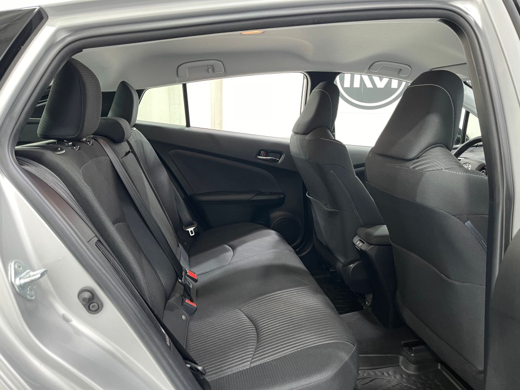 2020 Toyota Prius Image 28