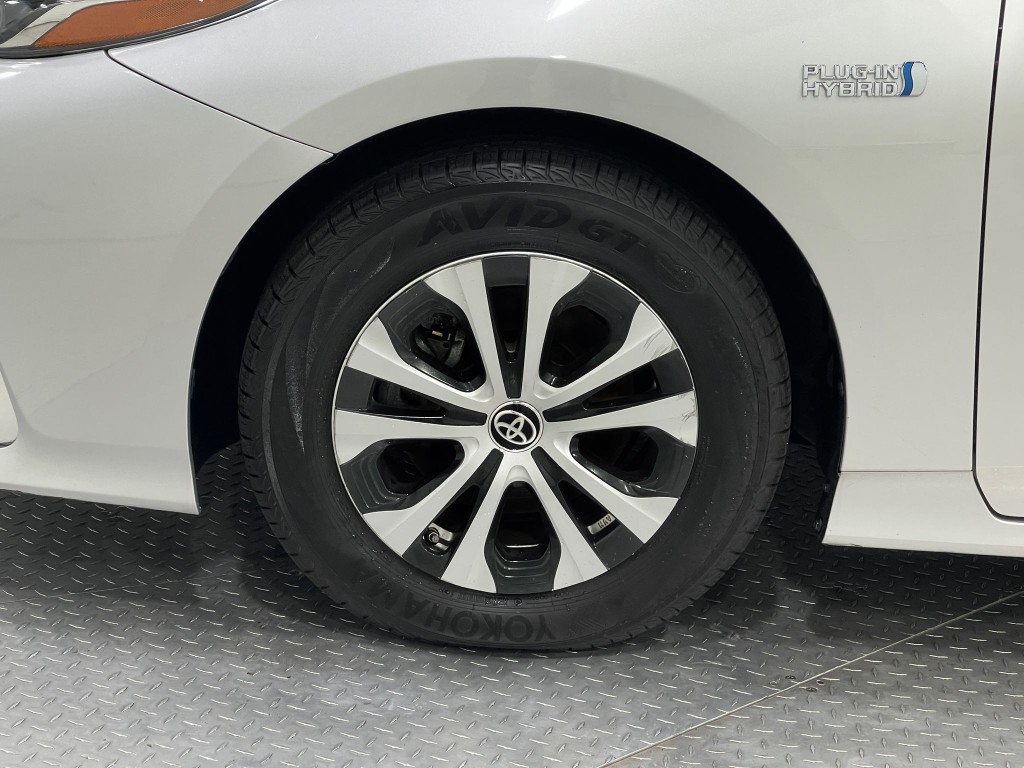 2020 Toyota Prius Image 32