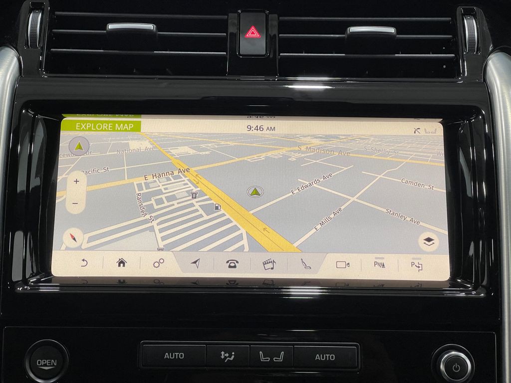 2019 Land Rover Discovery Image 10