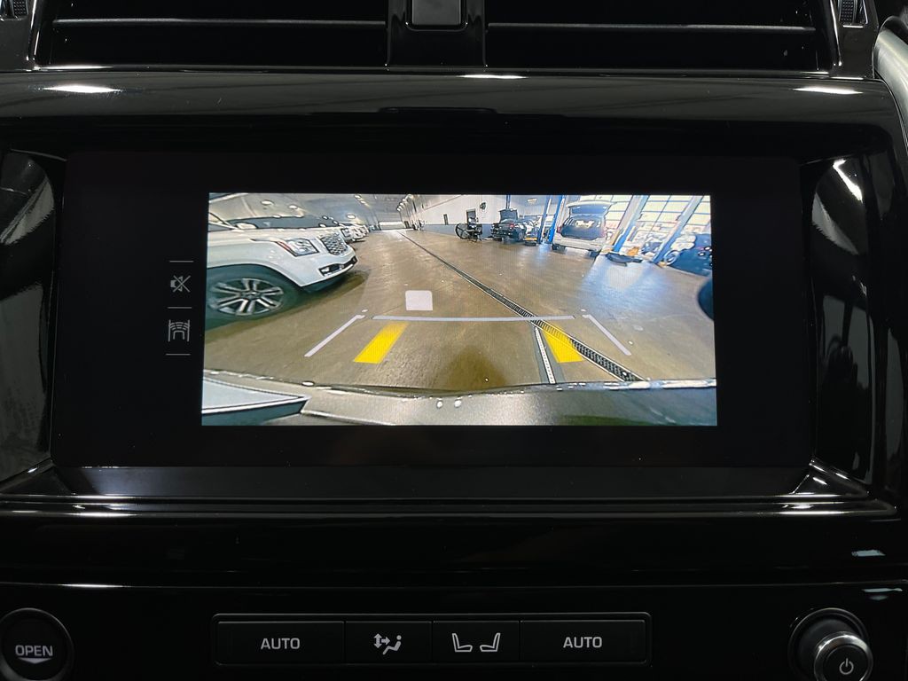 2019 Land Rover Discovery Image 11