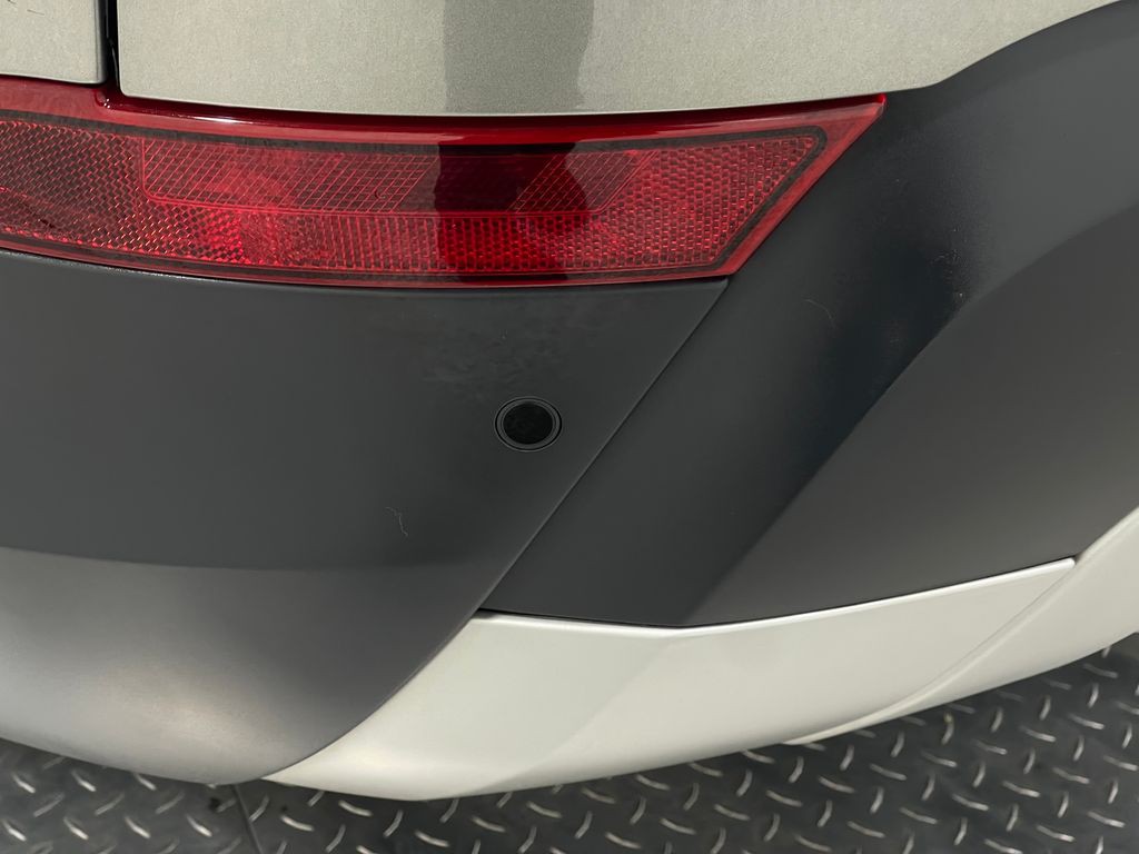 2019 Land Rover Discovery Image 13