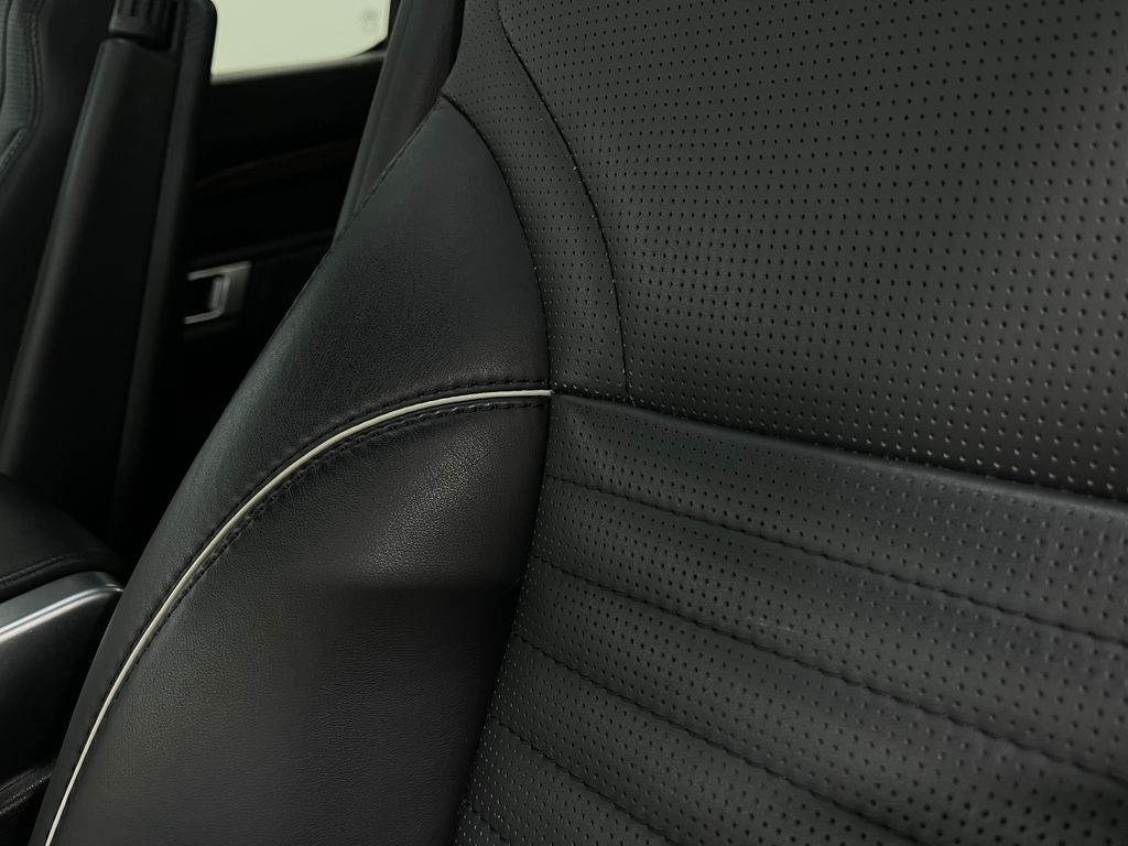 2019 Land Rover Discovery Image 19