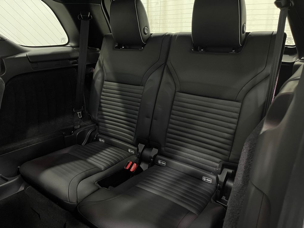 2019 Land Rover Discovery Image 32