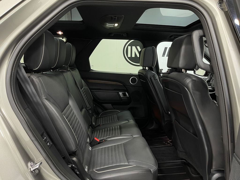 2019 Land Rover Discovery Image 34