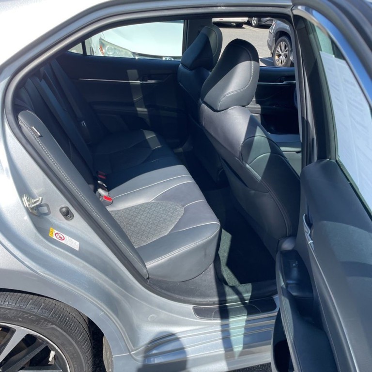 2018 Toyota Camry Image 16
