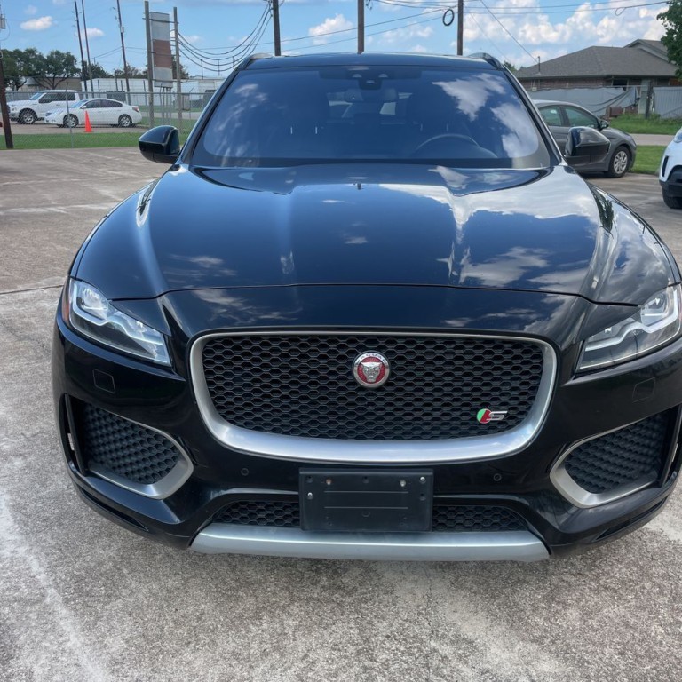 2018 Jaguar F-PACE Image 2