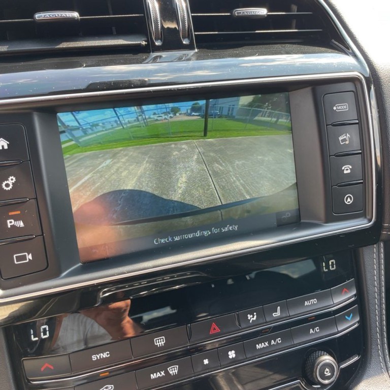 2018 Jaguar F-PACE Image 14