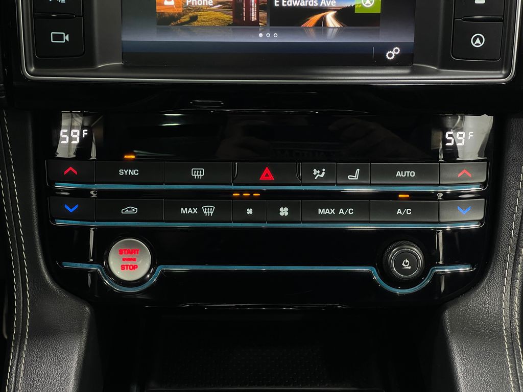 2018 Jaguar F-PACE Image 26