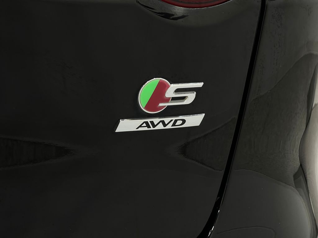 2018 Jaguar F-PACE Image 41