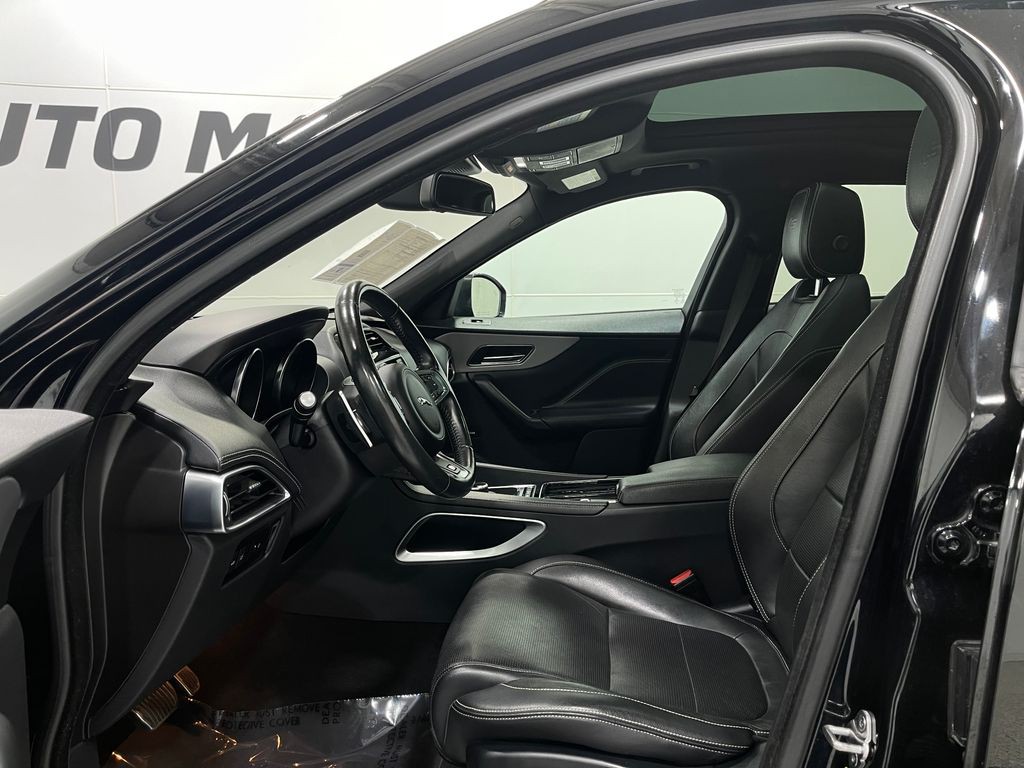 2018 Jaguar F-PACE Image 19