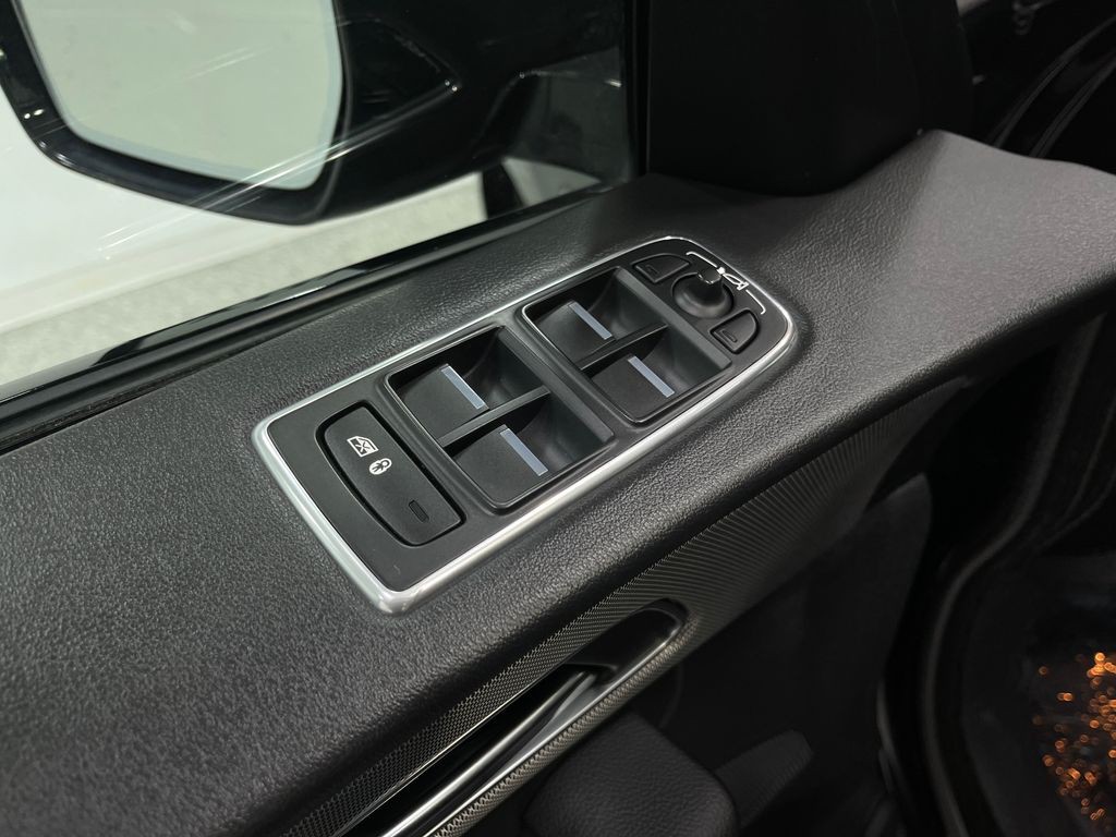 2018 Jaguar F-PACE Image 22