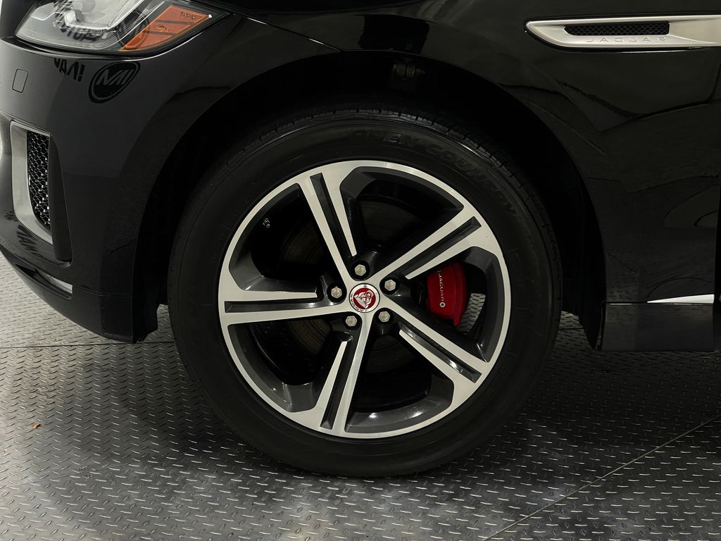 2018 Jaguar F-PACE Image 36