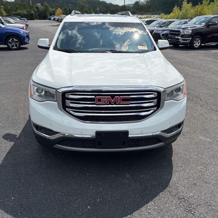 2017 GMC Acadia Image 2