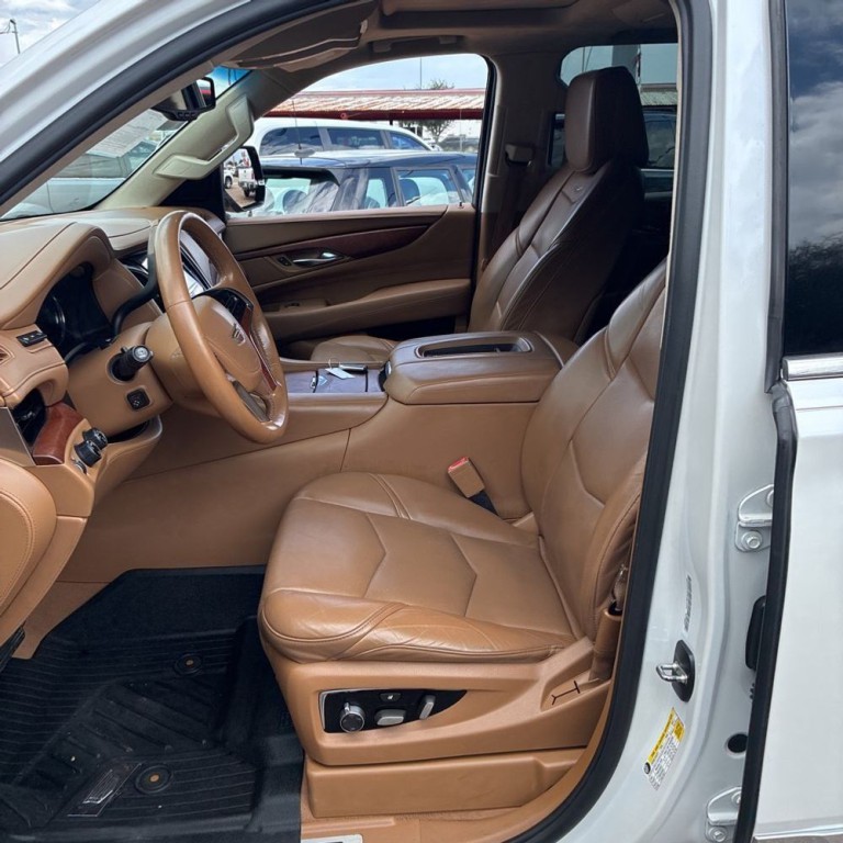 2016 Cadillac Escalade Image 7