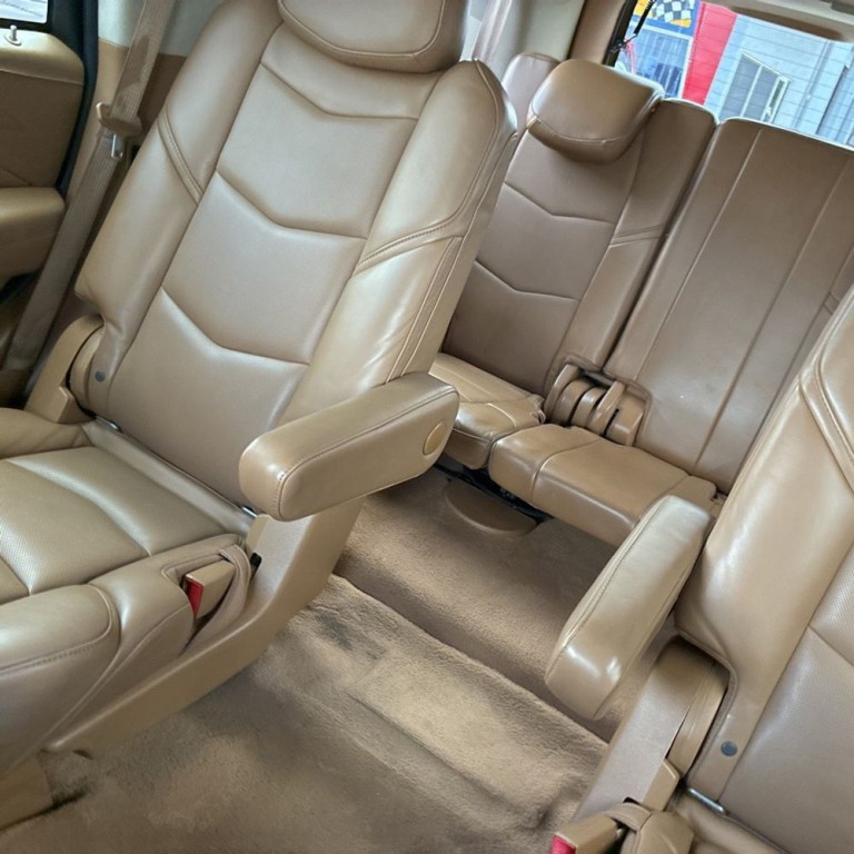 2016 Cadillac Escalade Image 18
