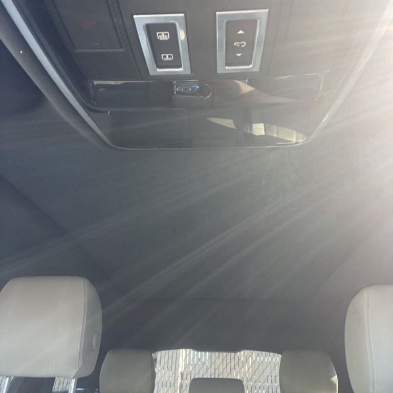 2021 Land Rover Range Rover Image 15