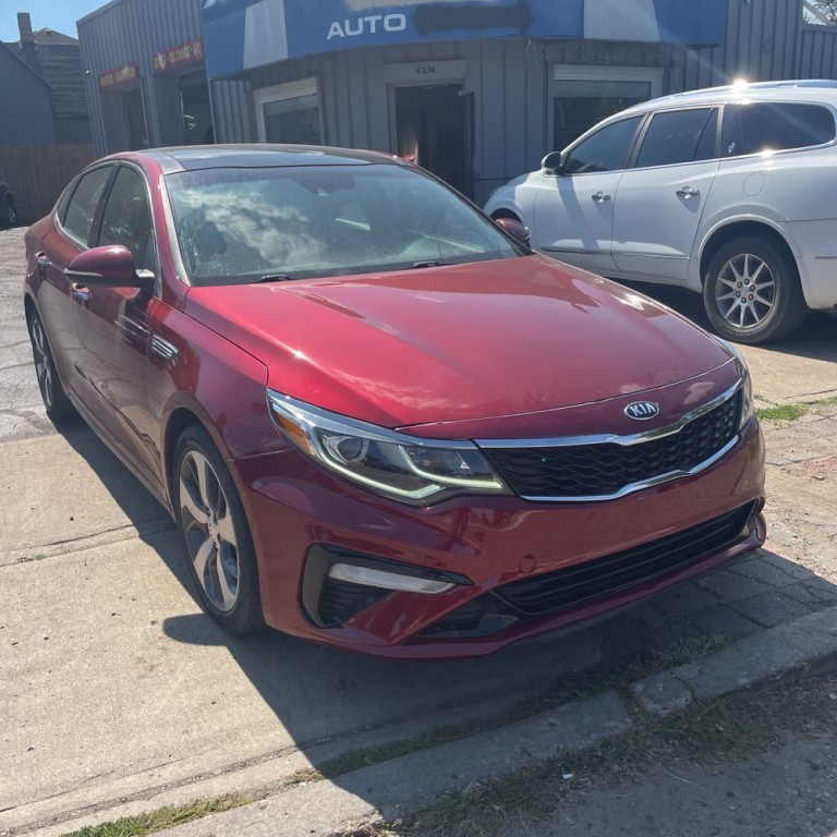 2020 Kia Optima Image 1