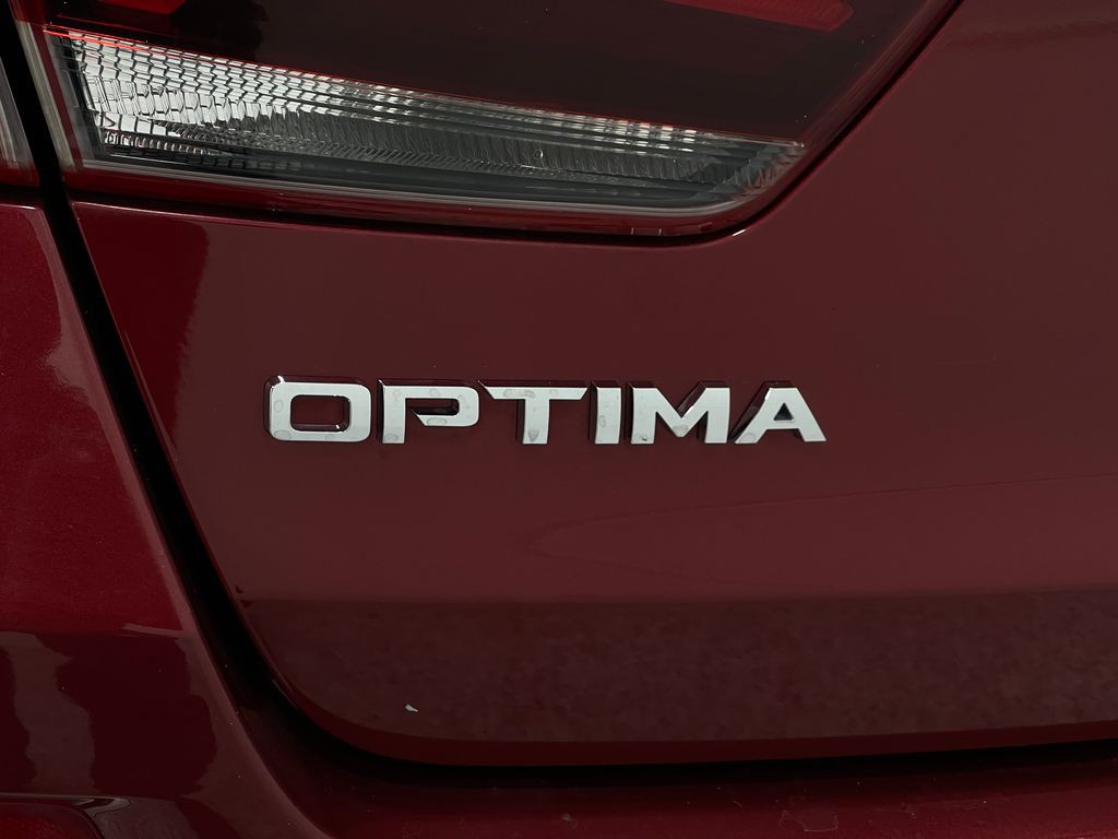 2020 Kia Optima Image 39