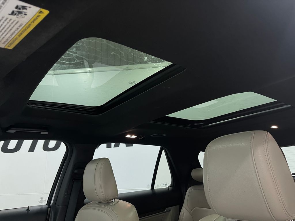 2018 Ford Explorer Image 12