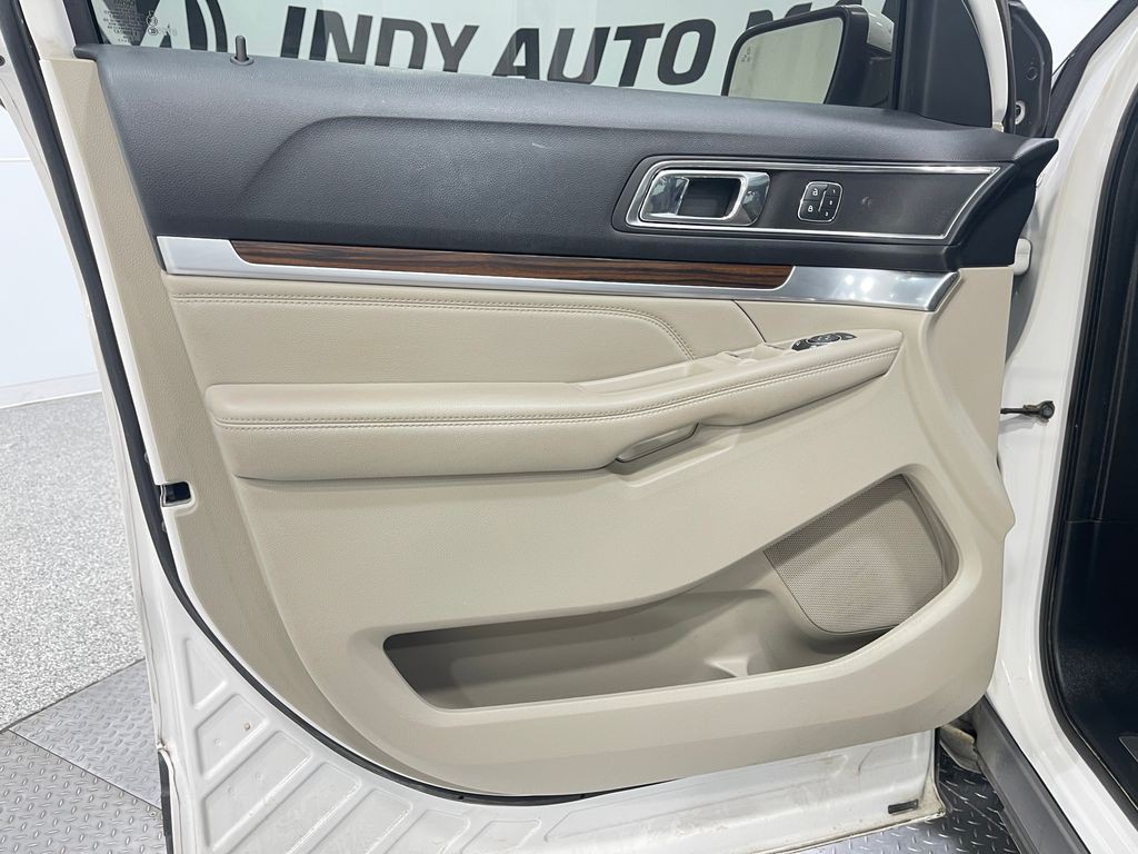 2018 Ford Explorer Image 15
