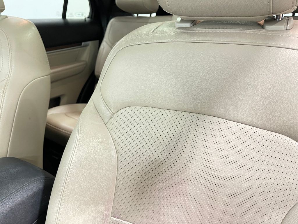 2018 Ford Explorer Image 17