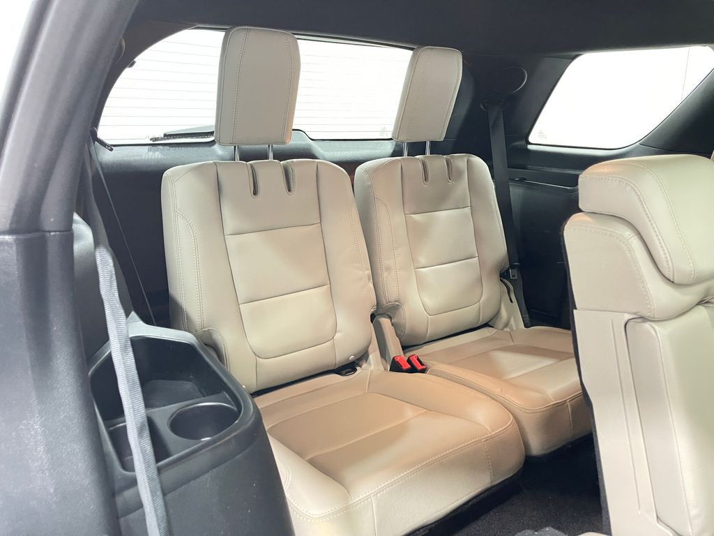 2018 Ford Explorer Image 32