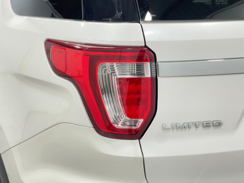 2018 Ford Explorer Image 35