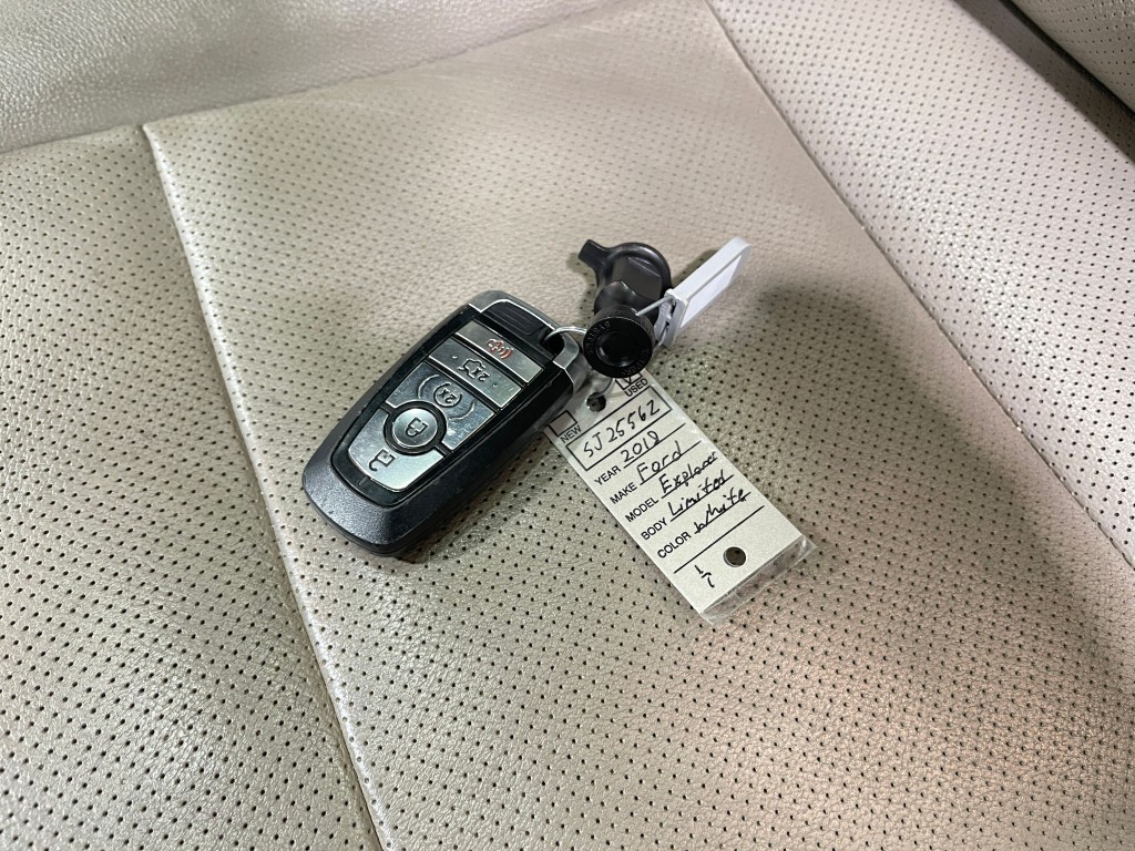 2018 Ford Explorer Image 38