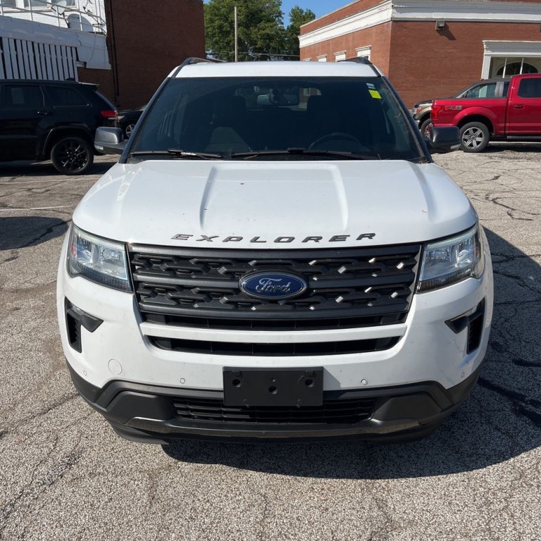 2018 Ford Explorer Image 2