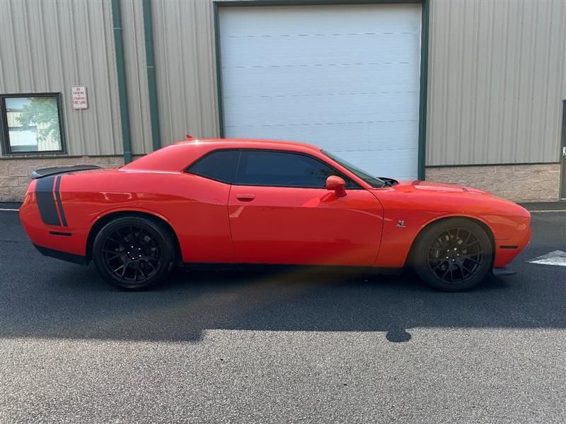 2018 Dodge Challenger Image 2