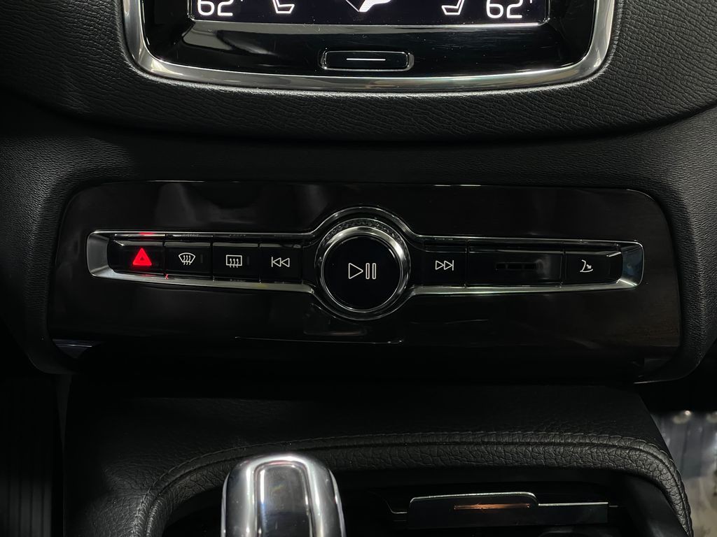 2018 Volvo XC90 Image 26