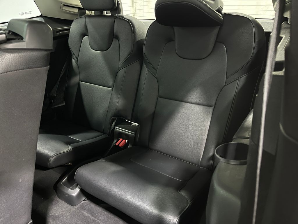 2018 Volvo XC90 Image 32