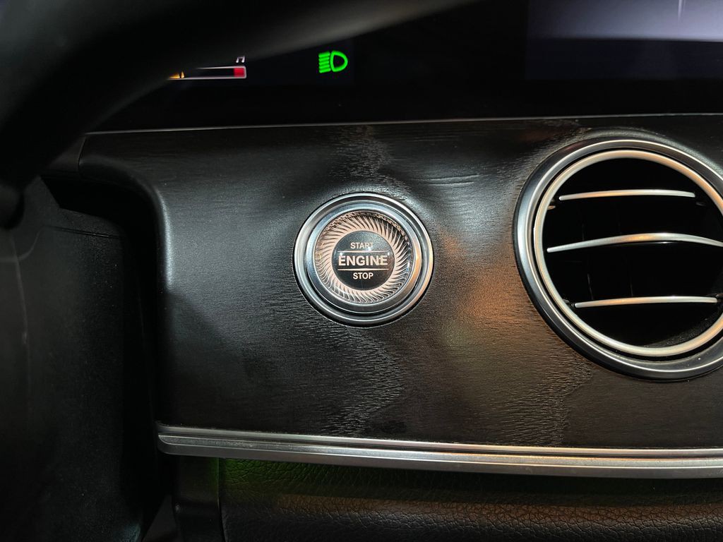 2018 Mercedes-Benz E-Class Image 21