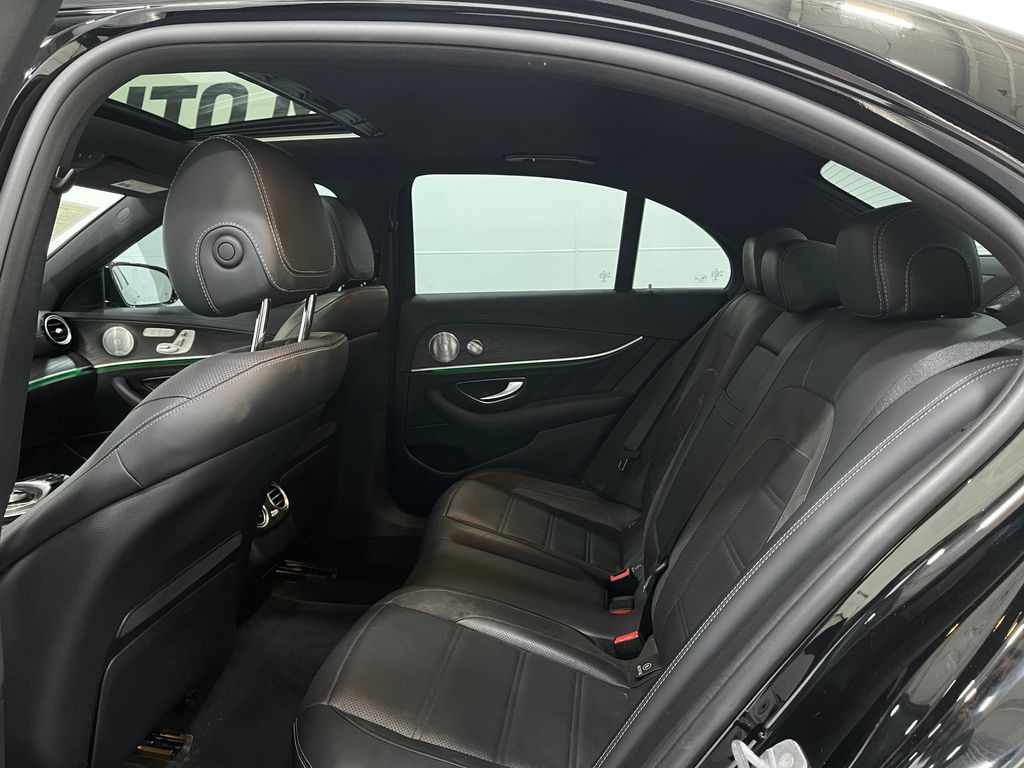 2018 Mercedes-Benz E-Class Image 30