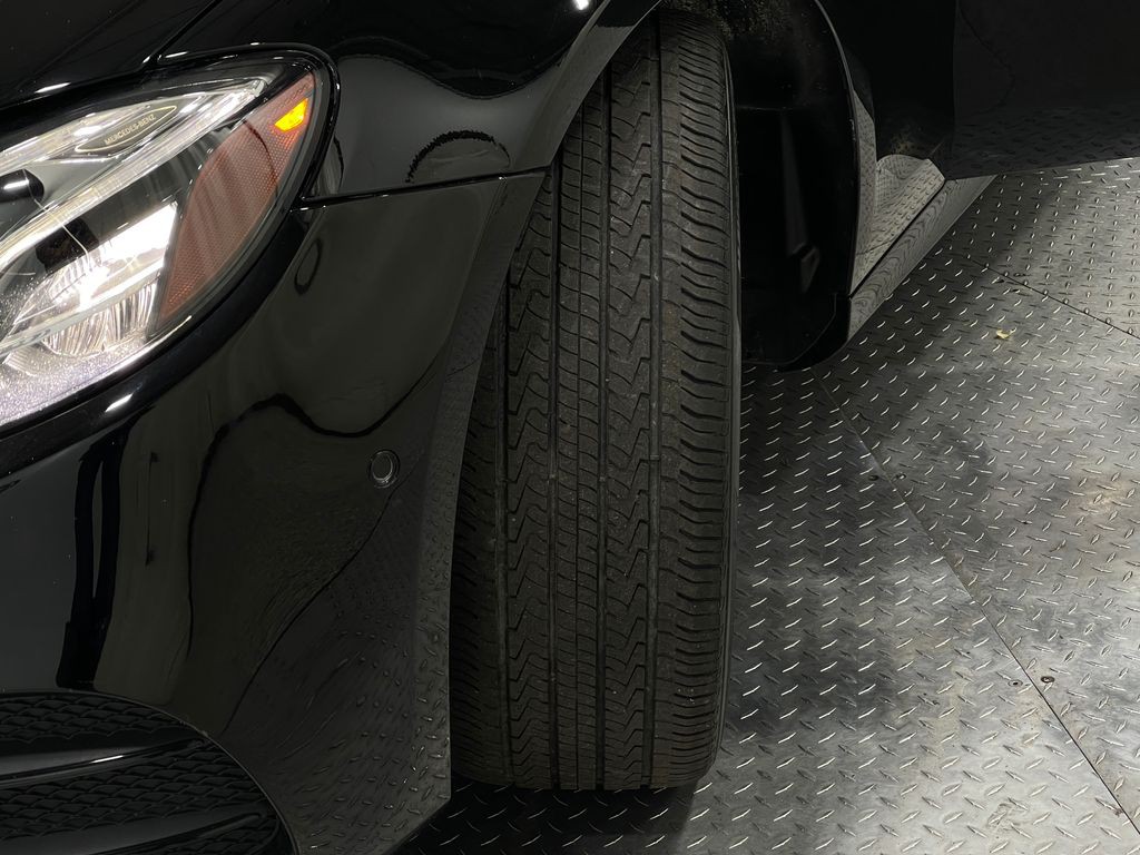 2018 Mercedes-Benz E-Class Image 36