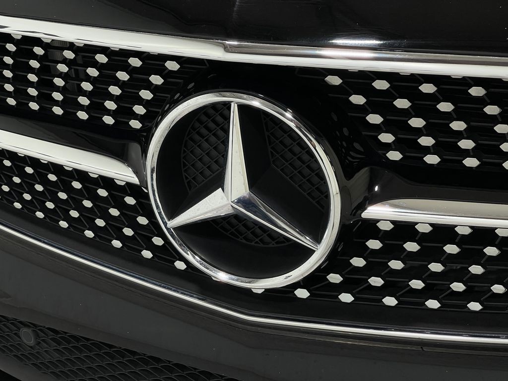 2018 Mercedes-Benz E-Class Image 38