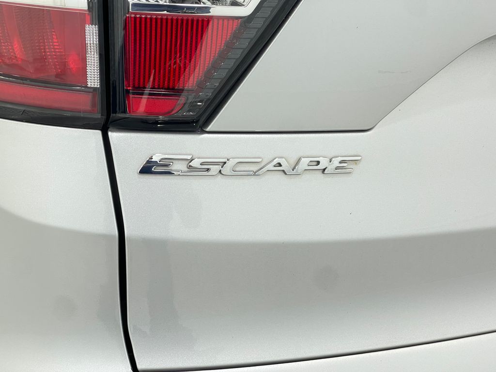 2017 Ford Escape Image 38