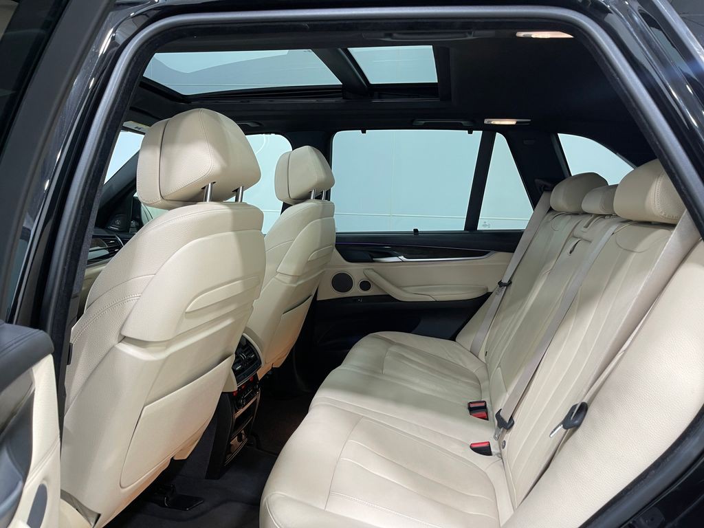 2016 BMW X5 Image 30