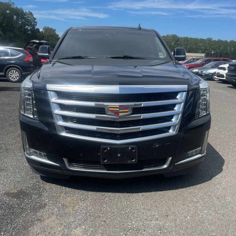2018 Cadillac Escalade Image 2